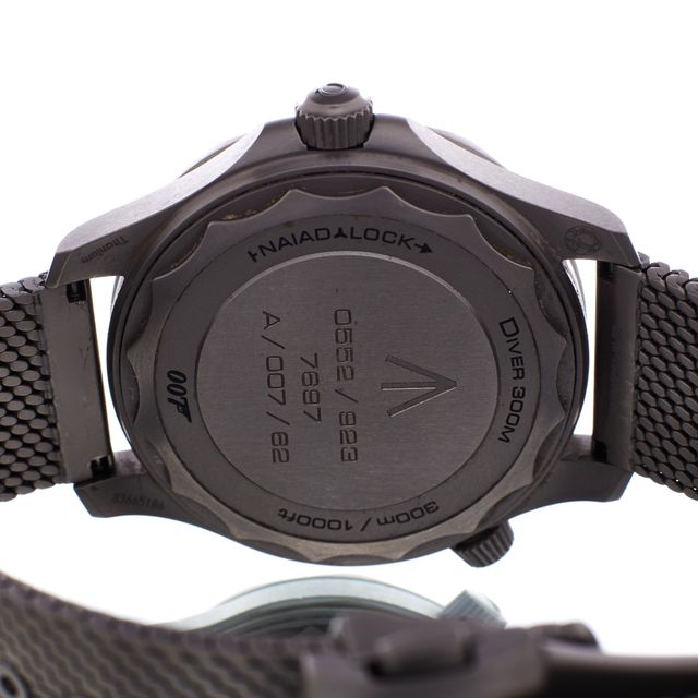 Omega Seamaster Diver 300m - James Bond Edition 210.90.42.20.01.001 Image 4